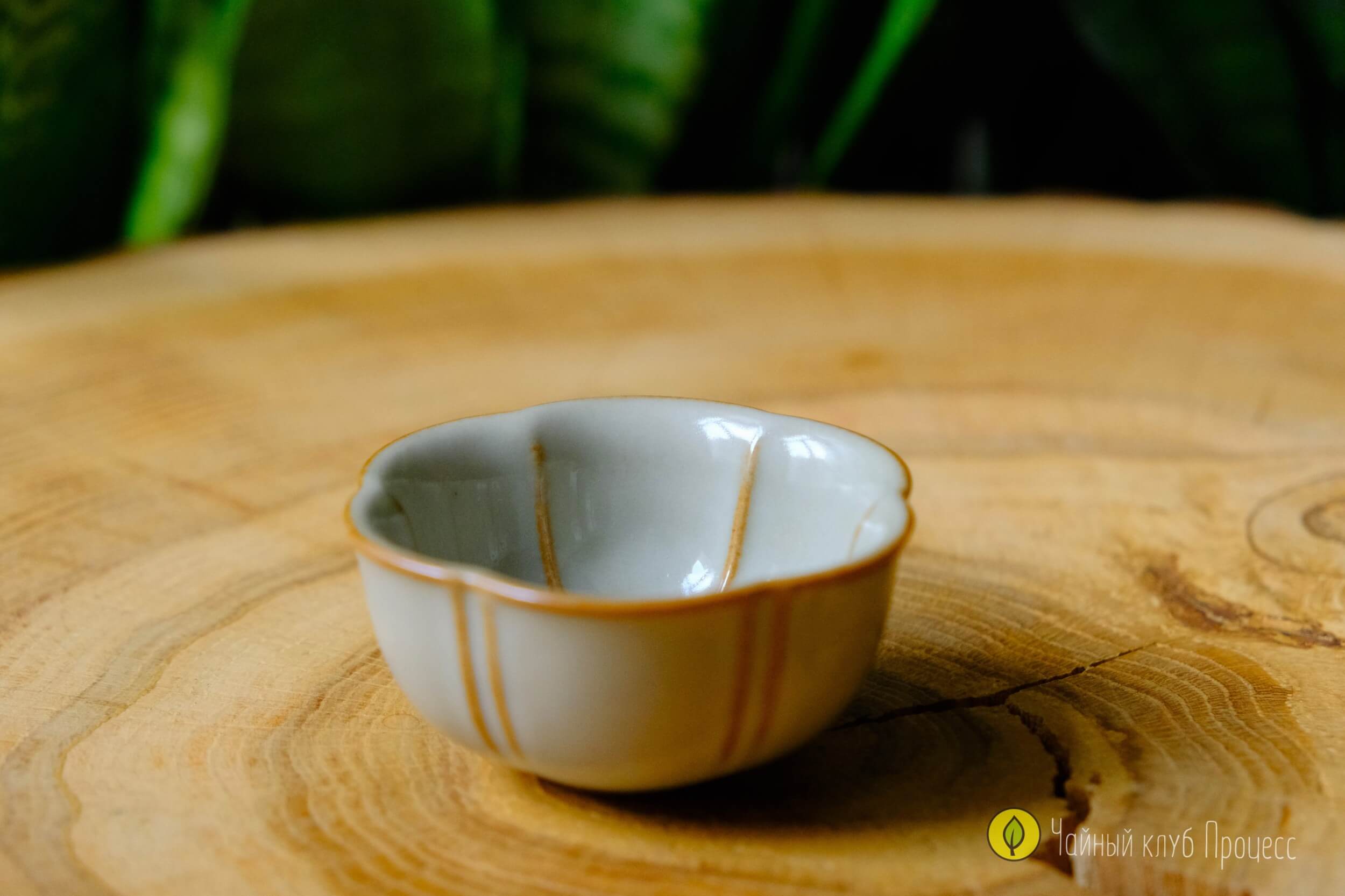 Пиала жу яо «Мэйхуа», кремовая