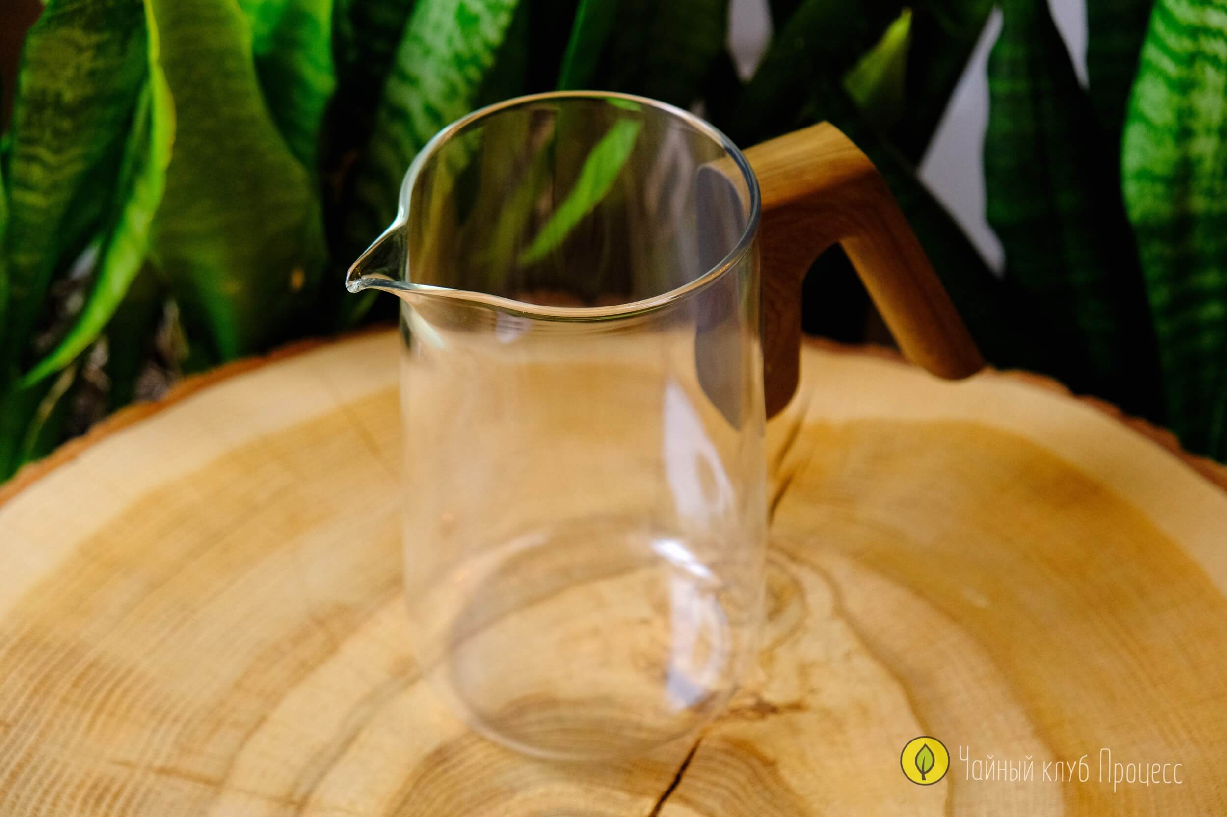 Типот из термостойкого стекла с таймером