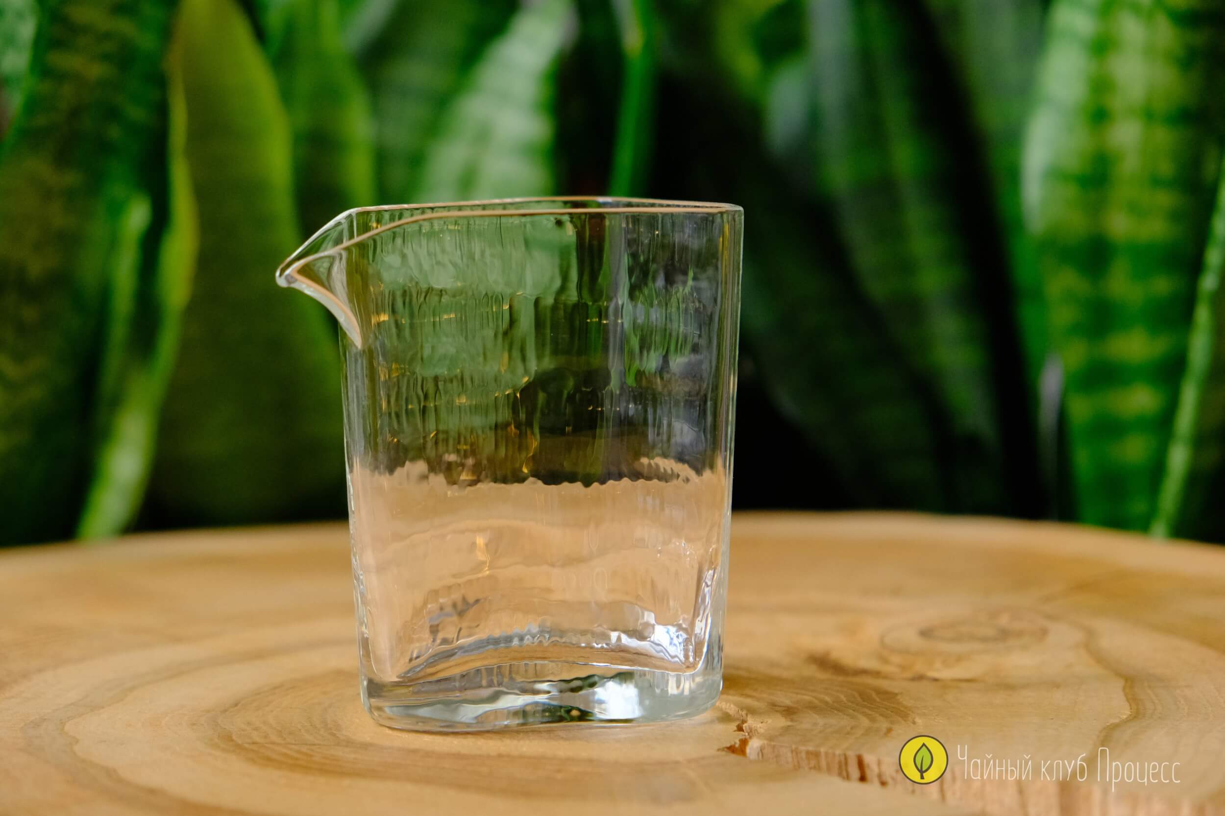 Чахай треугольный из фактурного стекла (150 мл)