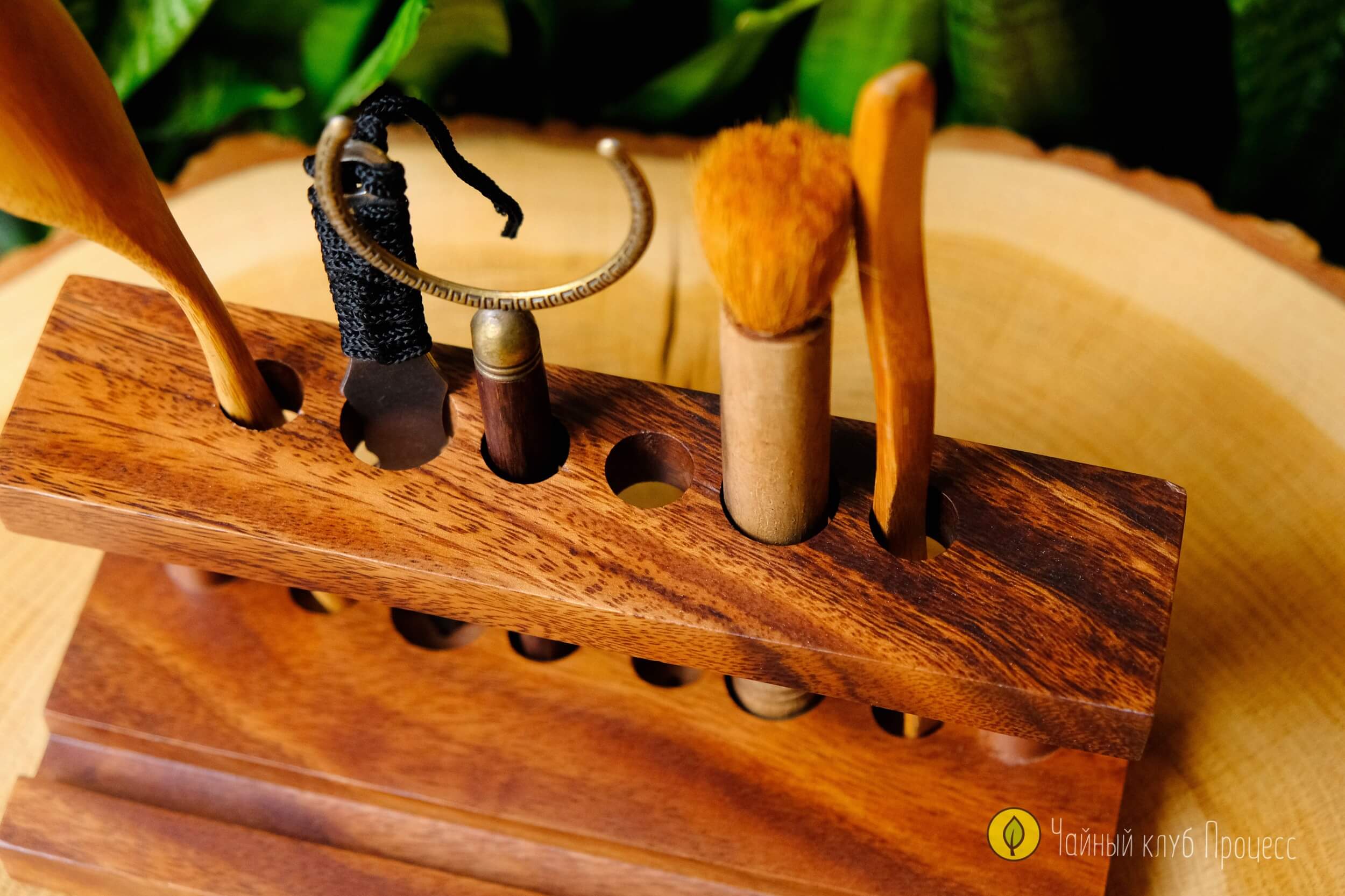  Деревянная подставка для чайных инструментов