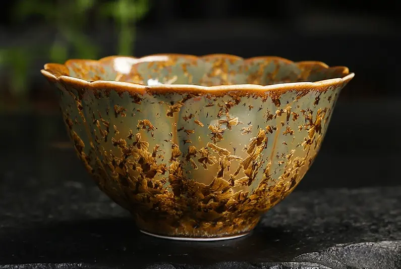  Пиала «Золотые лепестки» 110 мл — глазурь яо-бянь, подарочная коробка