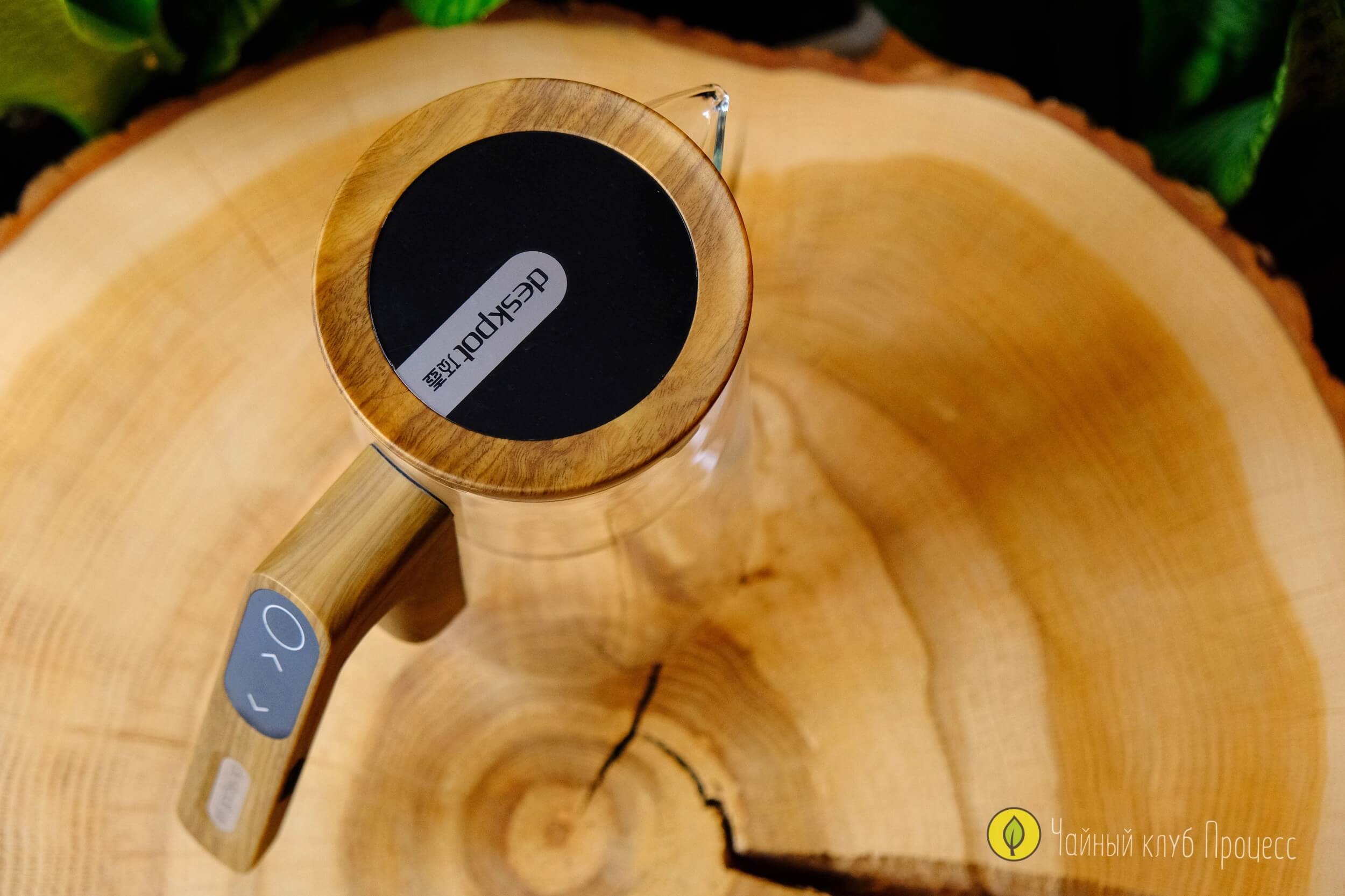 Типот из термостойкого стекла с таймером