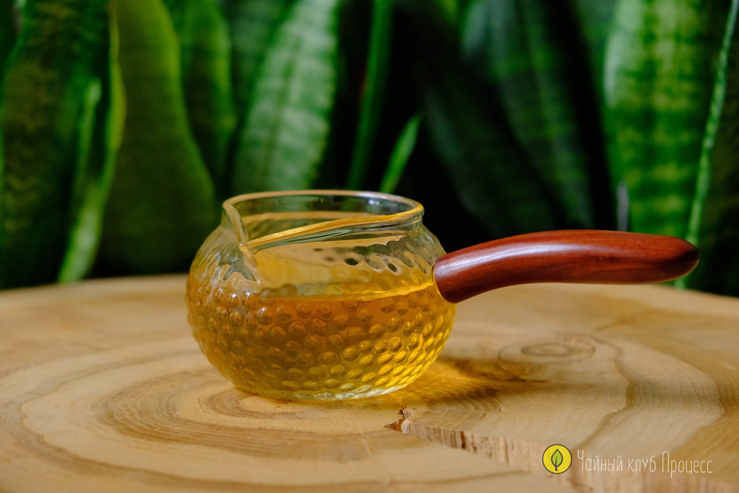 Гундаобэй из фактурного стекла с боковой ручкой, 250 мл