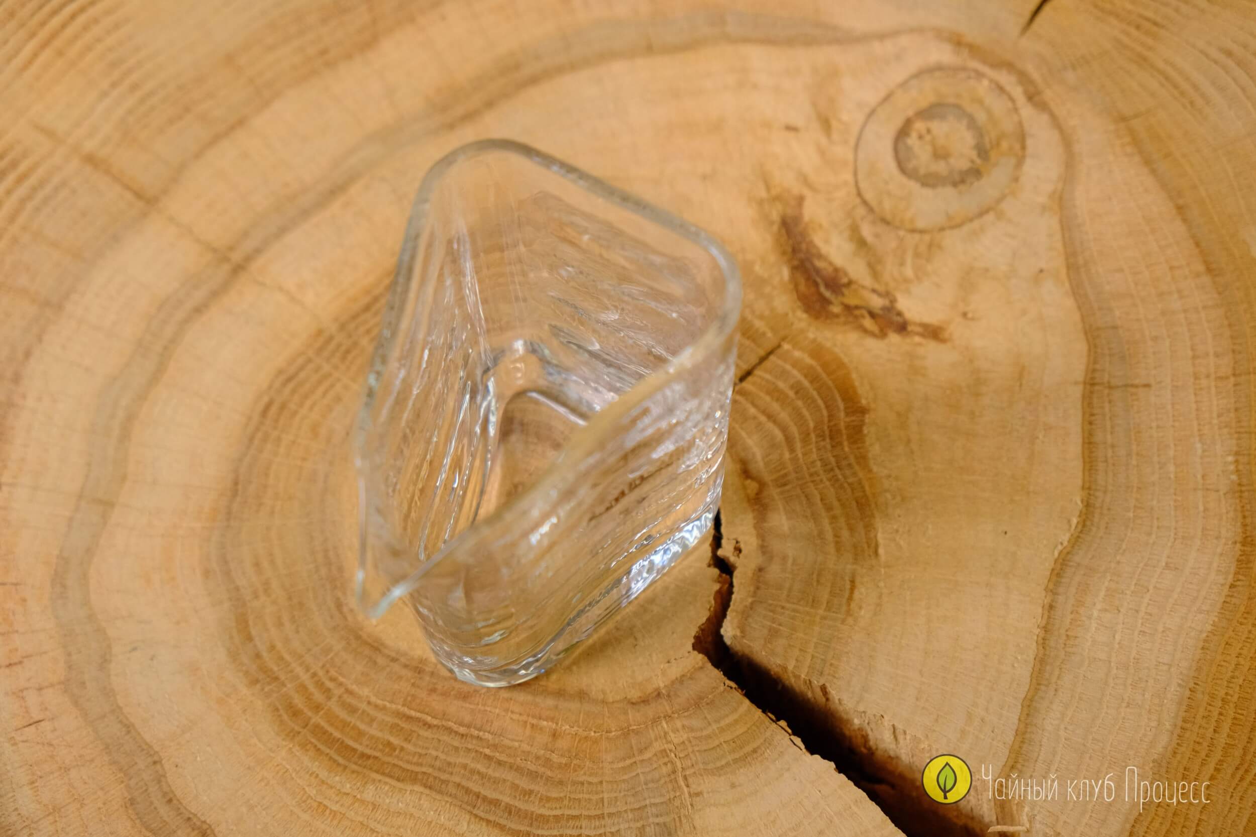 Чахай треугольный из фактурного стекла (150 мл)