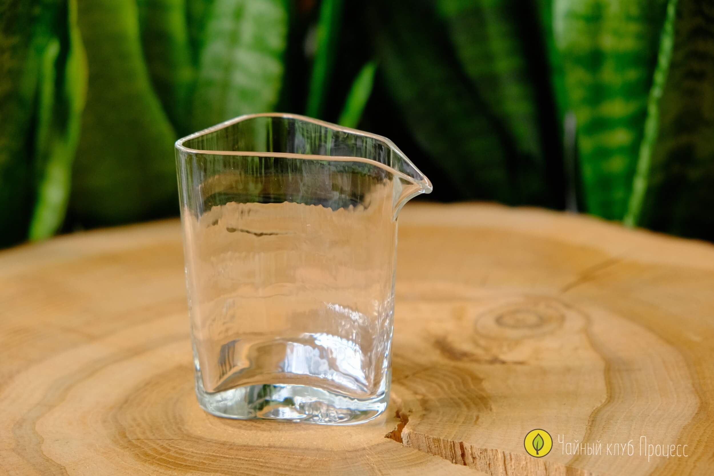 Чахай треугольный из фактурного стекла (150 мл)