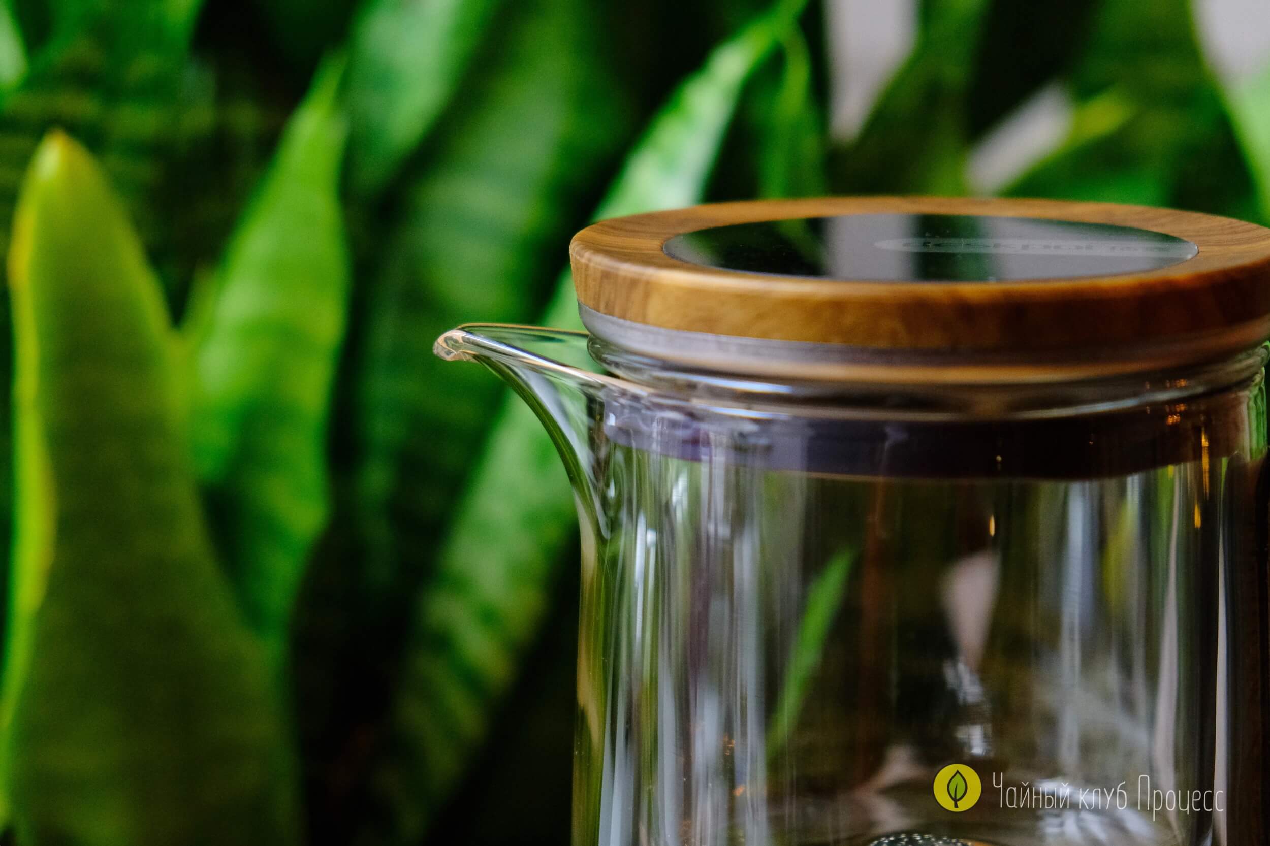 Типот из термостойкого стекла с таймером