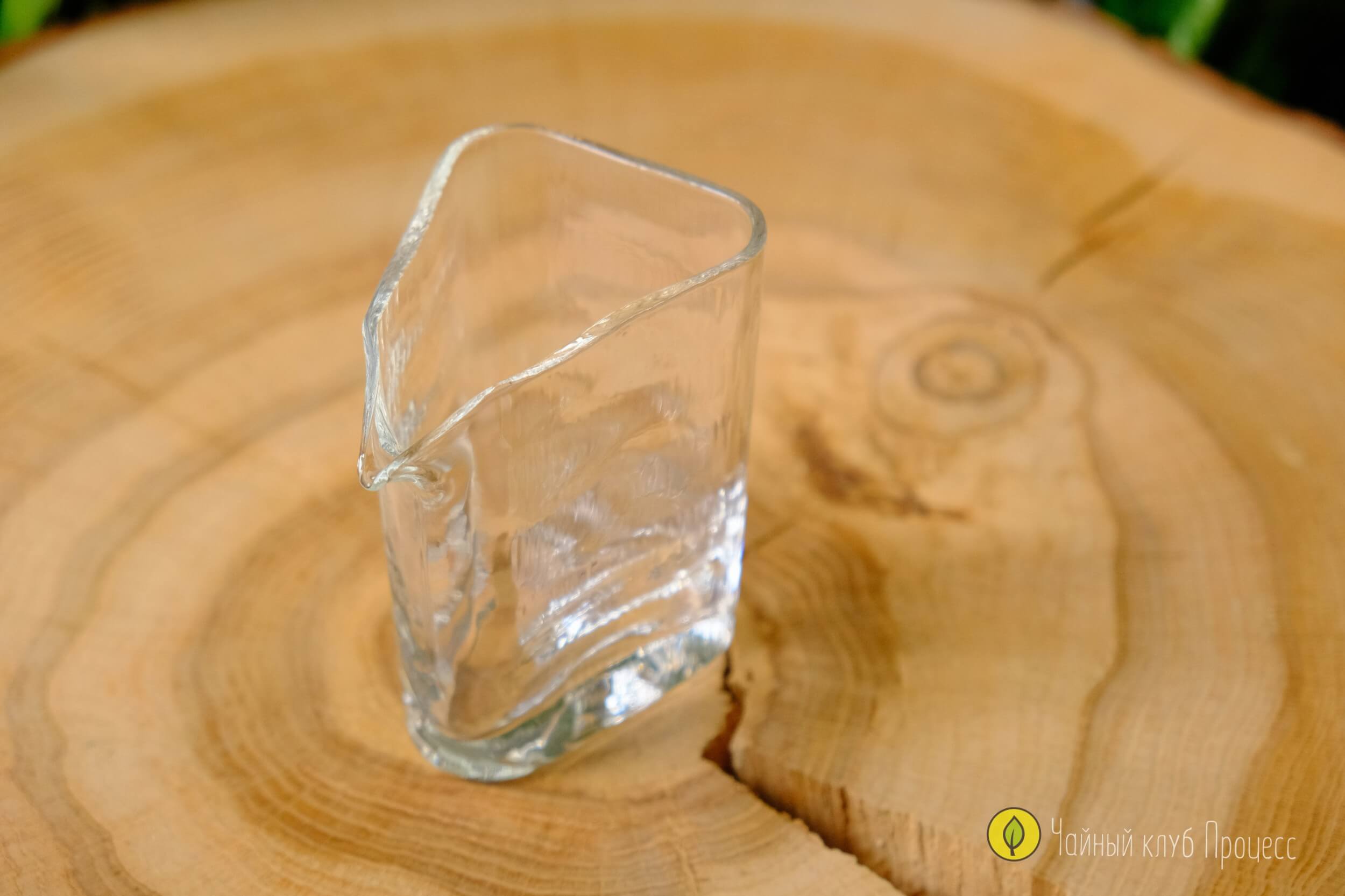 Чахай треугольный из фактурного стекла (150 мл)