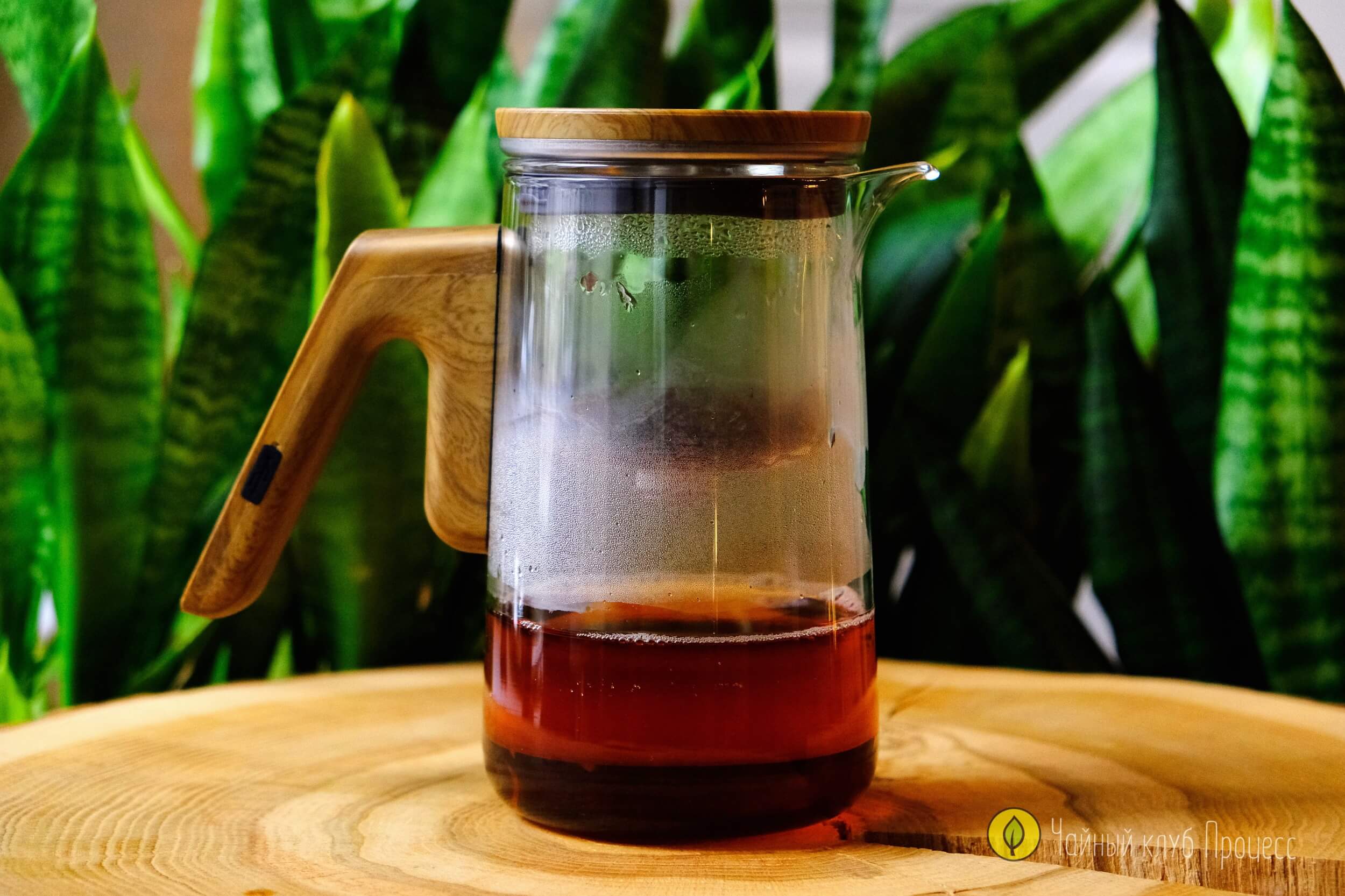 Типот из термостойкого стекла с таймером