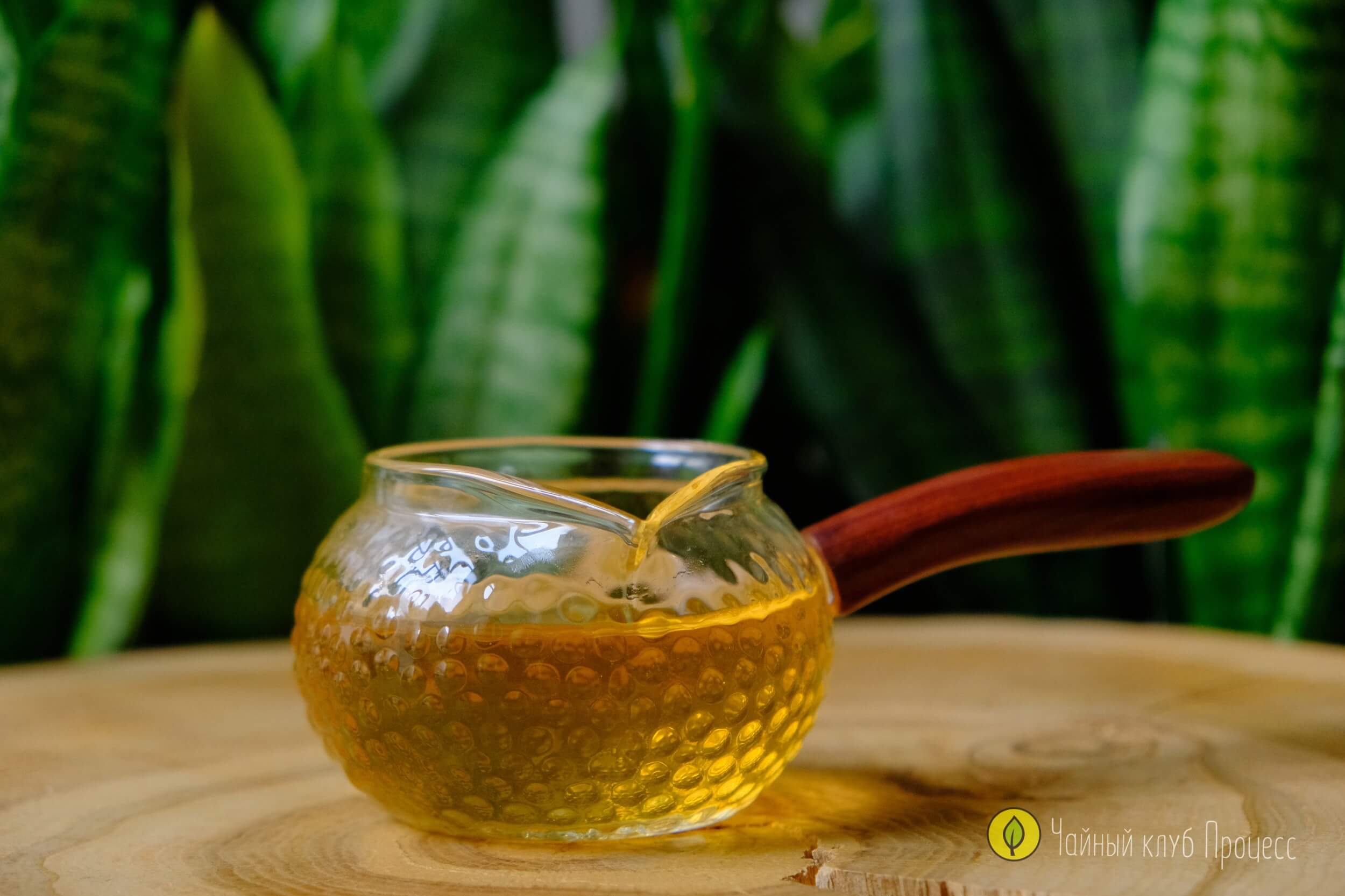 Гундаобэй из фактурного стекла с боковой ручкой, 250 мл