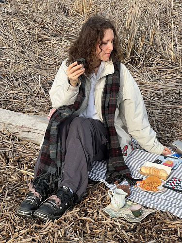 Приветствую! Я Марианна - ваш проводник в чайном клубе Процесс. Когда-то попробовала китайский чай и поняла, что обратного пути нет...  Больше всего люблю в чае конечно же вкус, а ещё его состояние и ритуал, где внешний мир остаётся за гранью и есть тольк