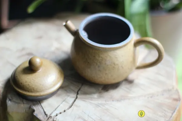 Чайник глиняный "песчаный"