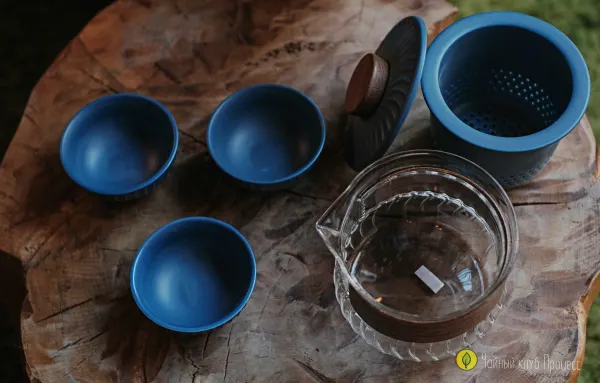 Изящный набор посуды с заварочной колбой "Blue"