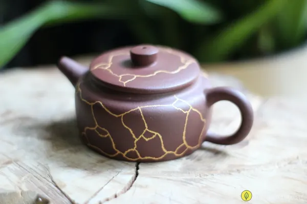 Чайник из исинской глины "Кинцуги"